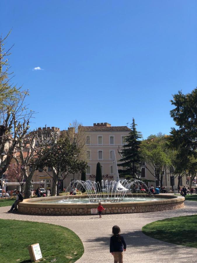 דירות Le Panoramique Salonais מראה חיצוני תמונה